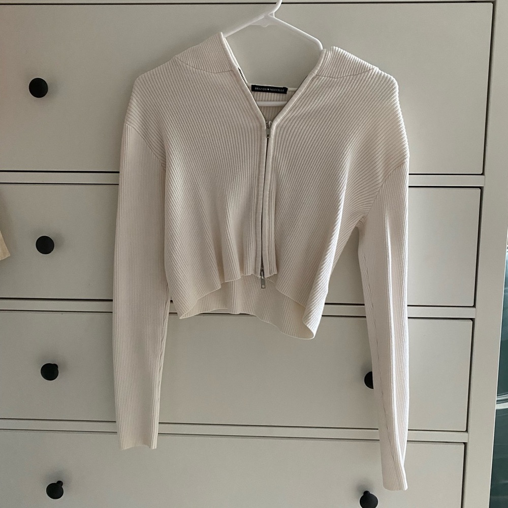 Brandy Melville Cropped Ribbed Zip Up Jacket in White